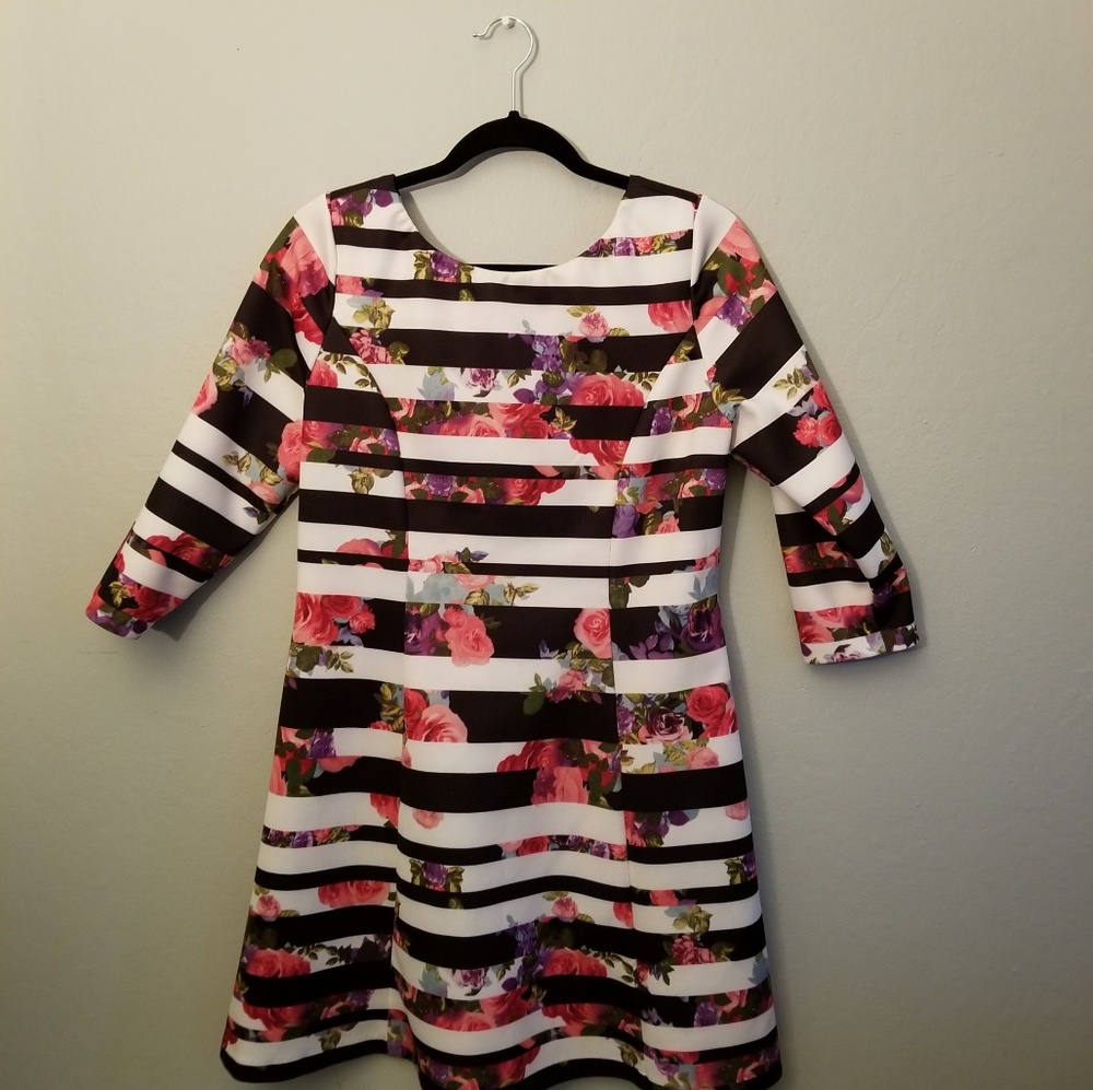 (Pre-loved) 3/4 sleeve knee length skirt